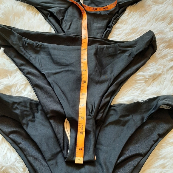 🆕️ Black & Gray Contrast Bikini - Picture 7 of 15